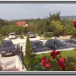 בית הארחה Summer House 3*
