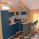 Summer House בית הארחה