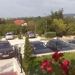Summer House בית הארחה