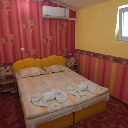 Guest house Summer House 3*