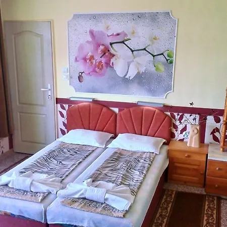 Guest house Summer House Saints Constantine and Helena