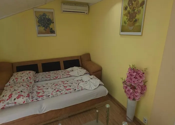 Summer House Gasthof Saints Constantine and Helena