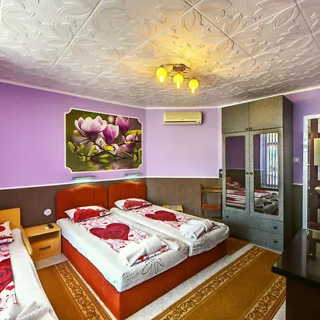 Summer House 3*