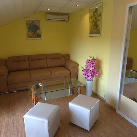 Summer House Гостьовий будинок 3*