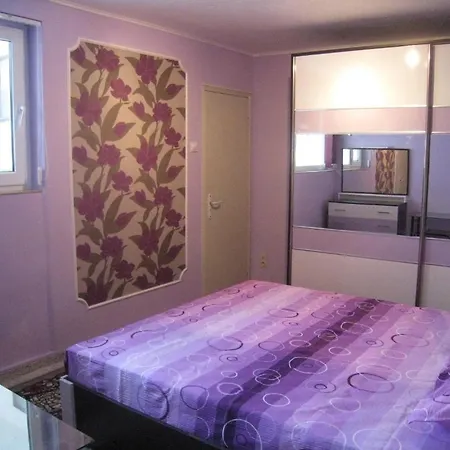 Гостьовий будинок Summer House Святі Костянтин і Олена