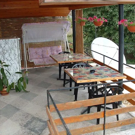 Гостьовий будинок Summer House 3*
