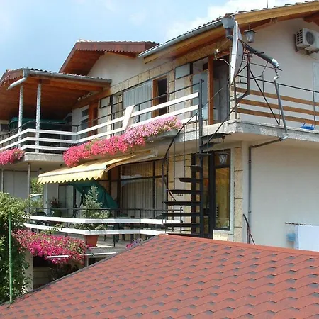 Guest house Summer House 3*