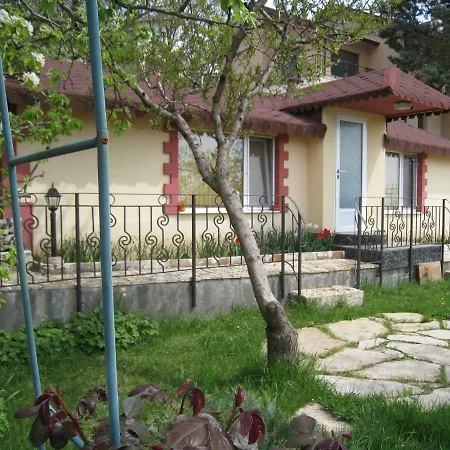 Summer House Guest house 3*