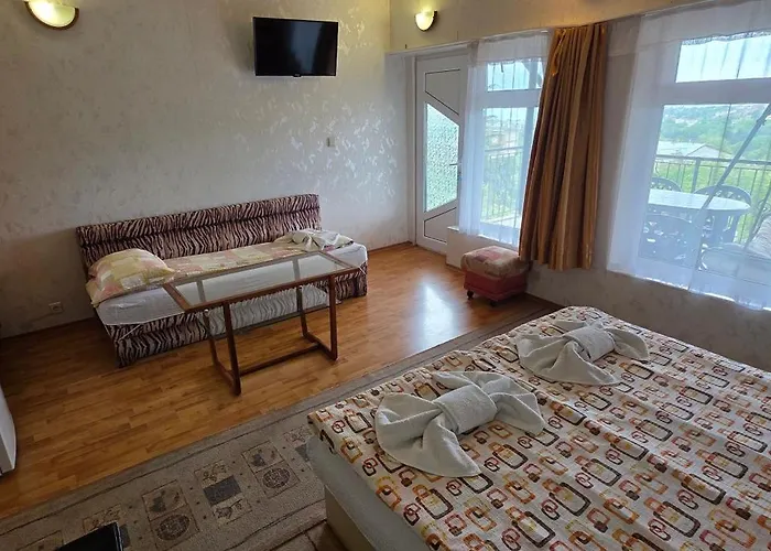 Гостевой дом Summer House Святые Константин и Елена