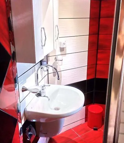 Summer House Святые Константин и Елена